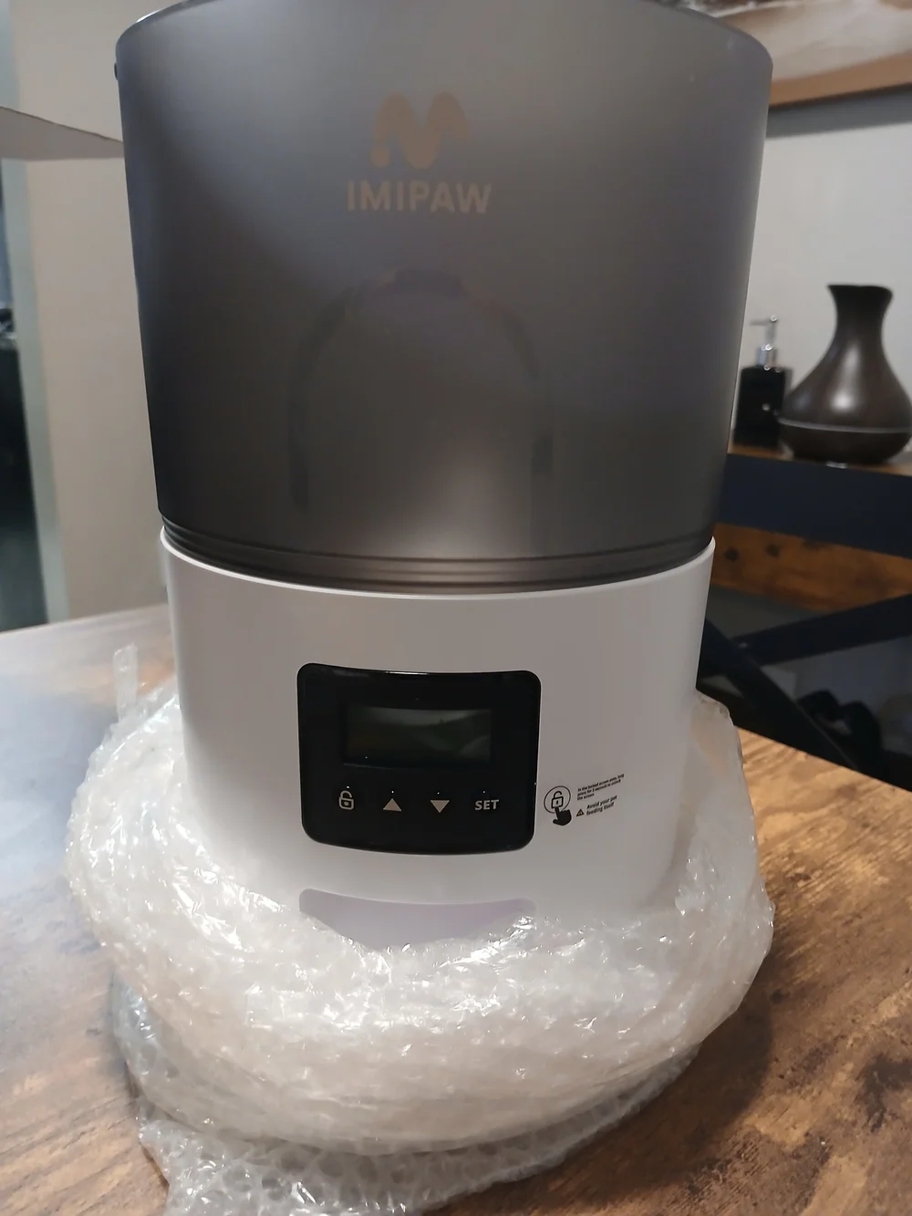 Automatic Pet Feeder in White and Blue